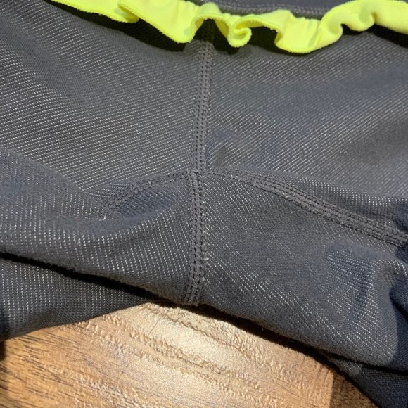 Ivivva crop ruffle waist pants - Picture 8 of 10